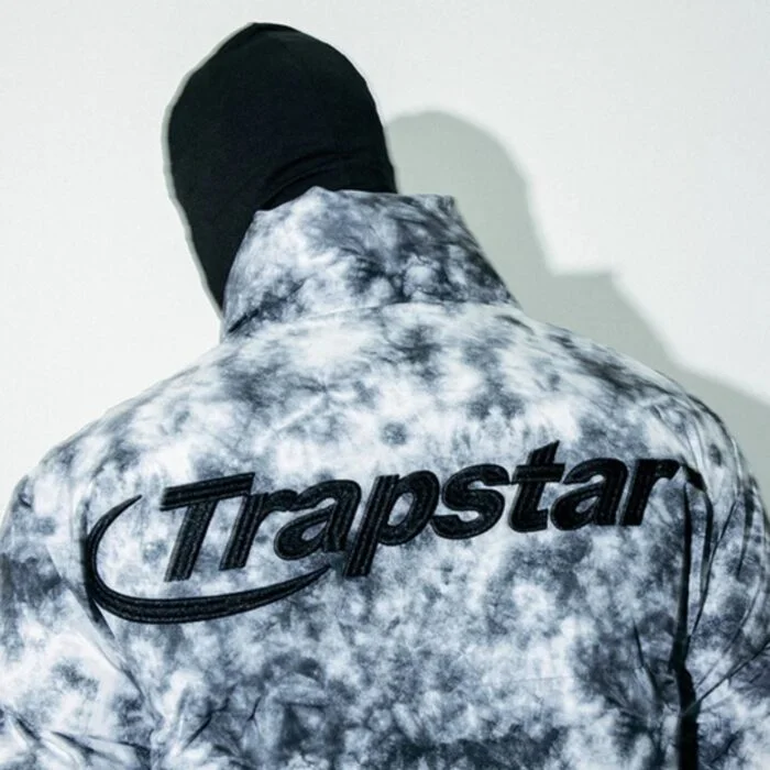 Trapstar-Hyperdrive-Batik-Stepp-Jacket-2.webp Trapstar Hyperdrive Batik Stepp Jacket - Image 3